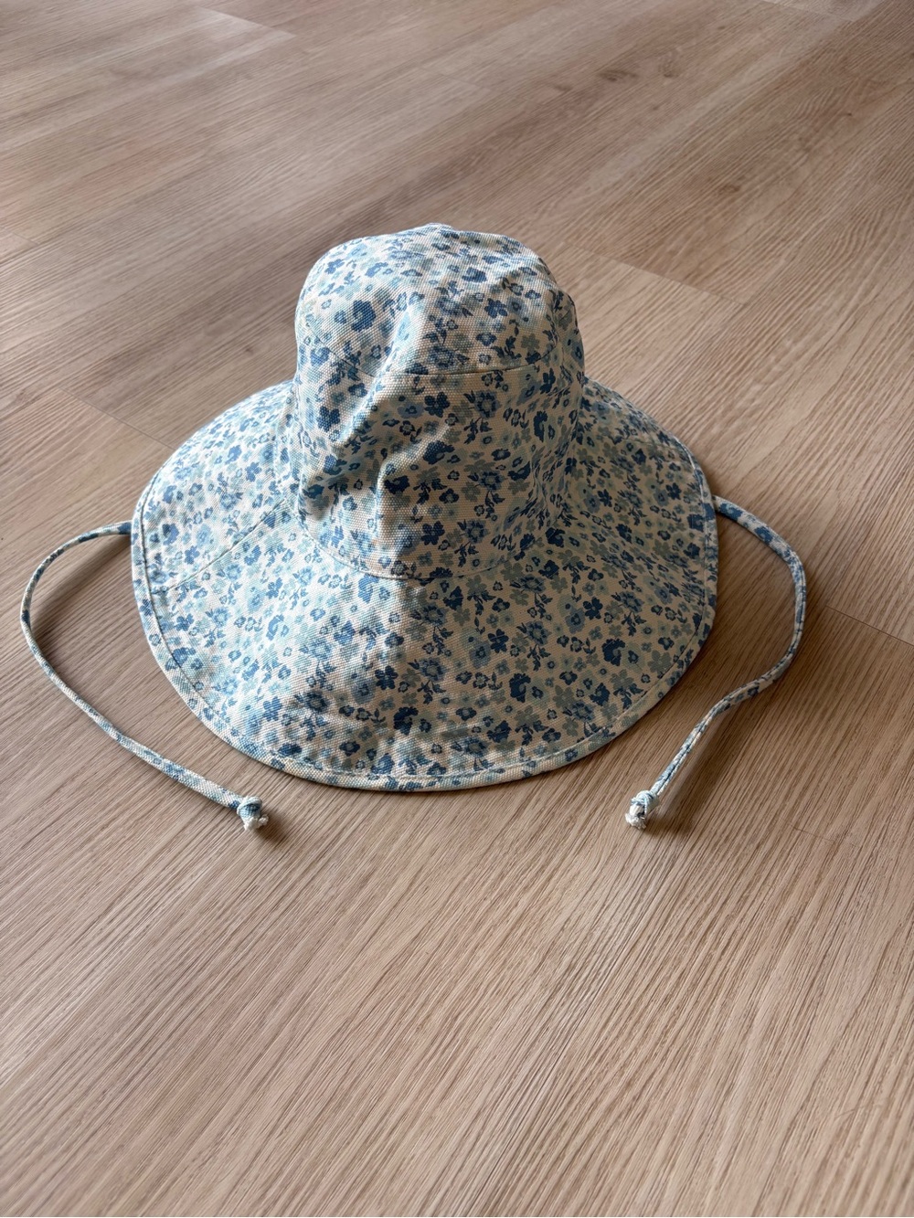 Lack of Color Floral Holiday Bucket Hat M/L 58cm Wide Brim Cotton Sun Hat